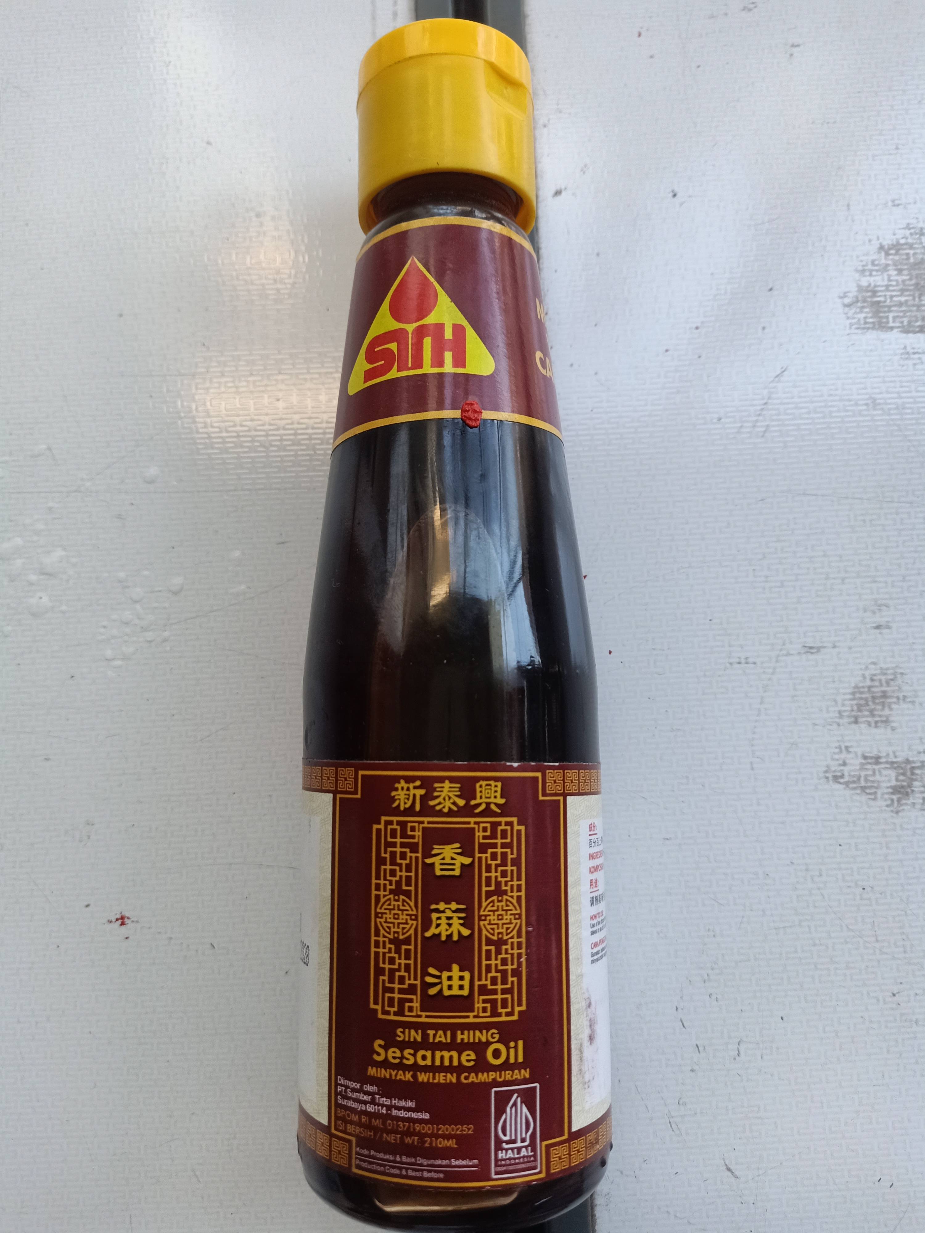 Minyak Wijen Sin Tai Hing 210 ml